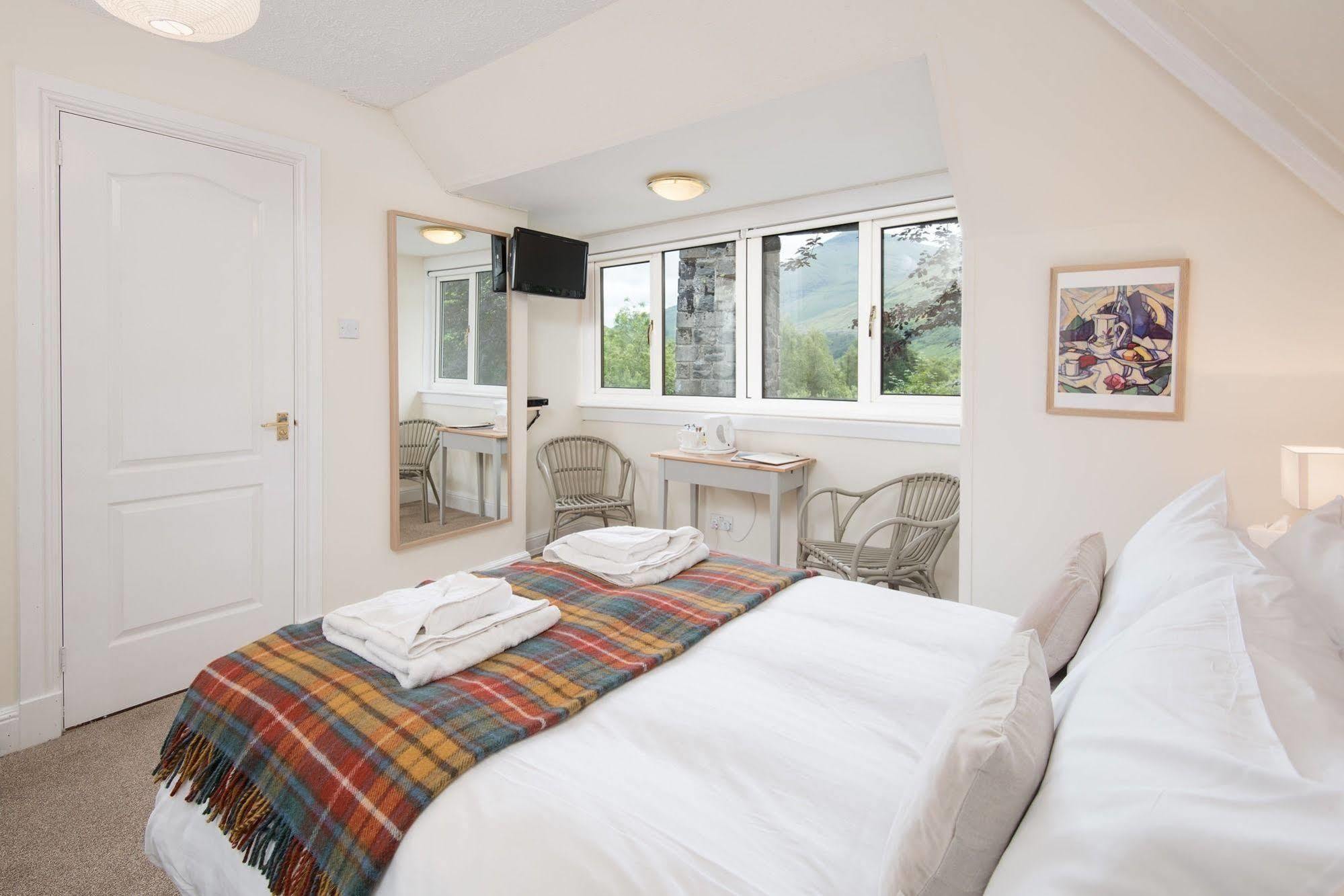 Hotel Glenbruar House Crianlarich Exterior foto